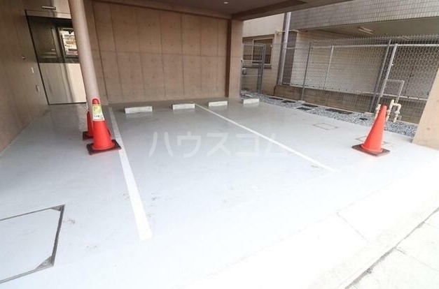 4/13 駐車場
