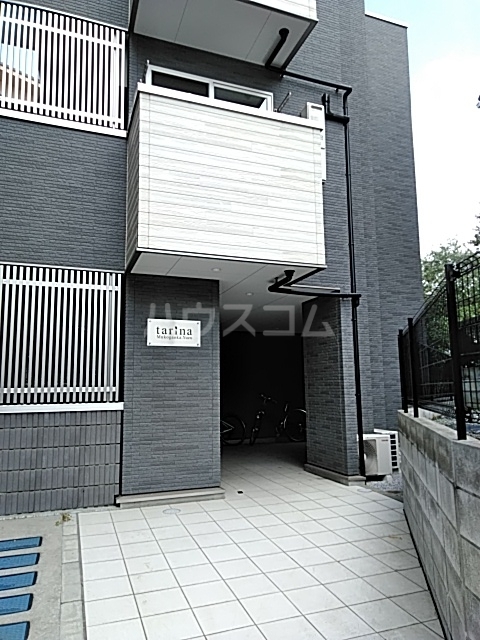 18/25 エントランス