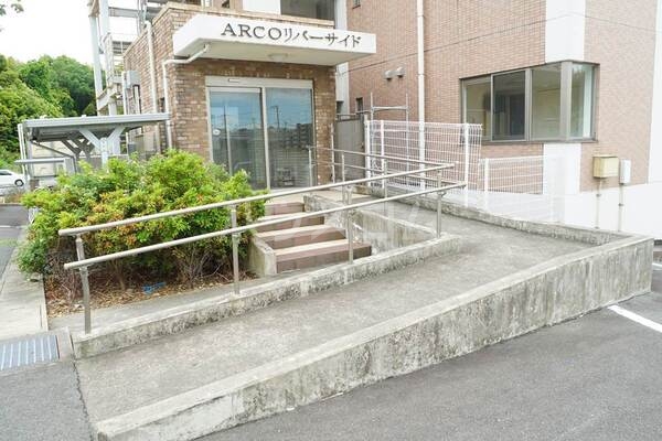 2/5 エントランス