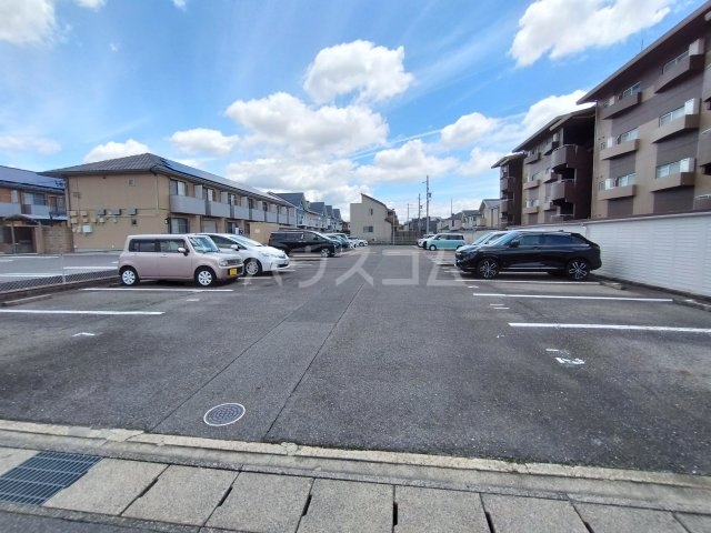 28/30 駐車場