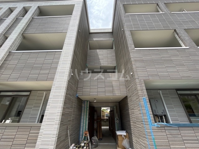 21/29 エントランス