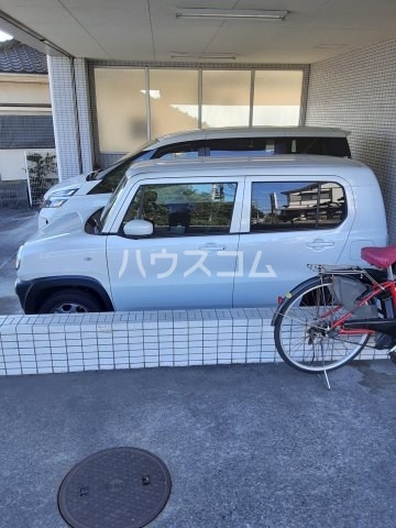 21/28 駐車場