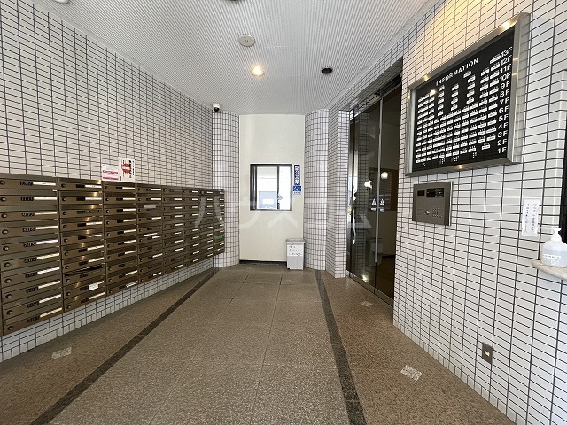 21/25 エントランス