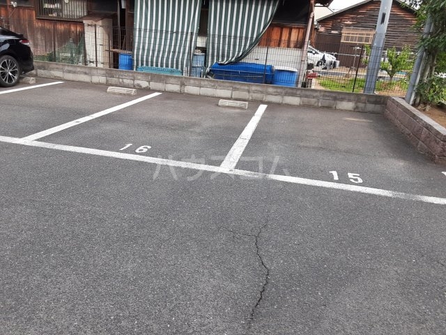 15/20 駐車場