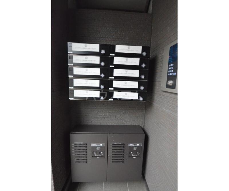 23/30 エントランス