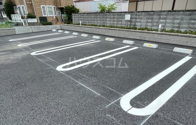 18/28 駐車場