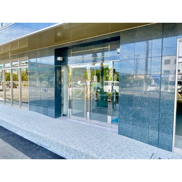 2/2 エントランス