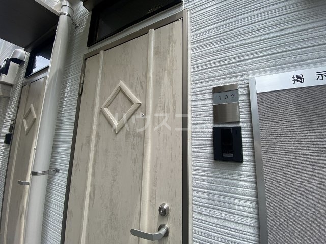 23/30 エントランス