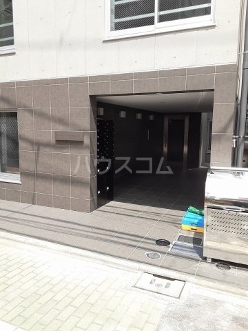 22/26 エントランス