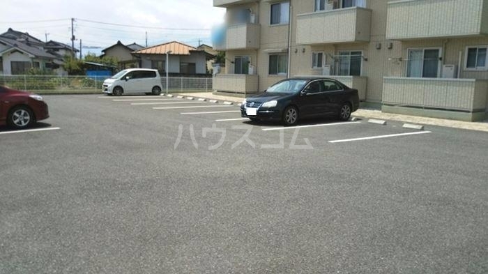 3/5 駐車場