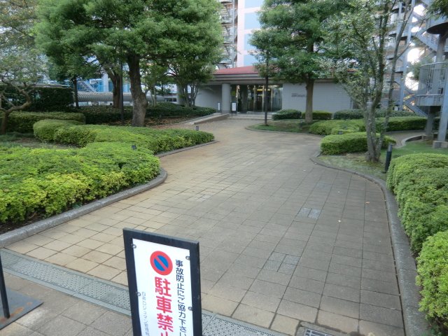 18/29 エントランス