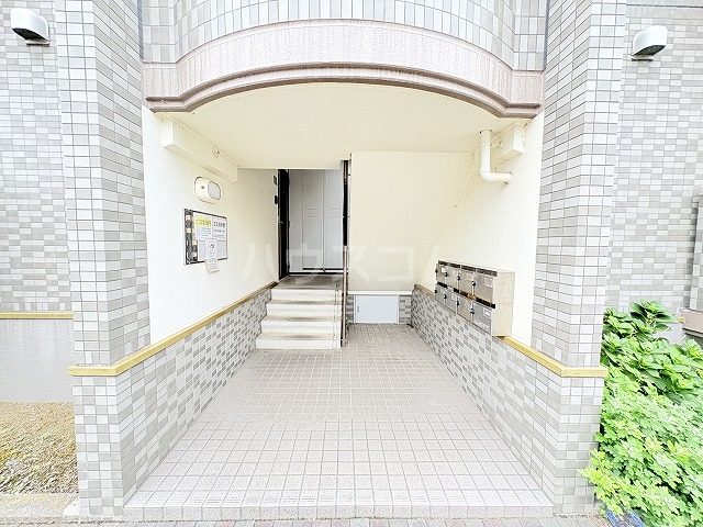 2/5 エントランス
