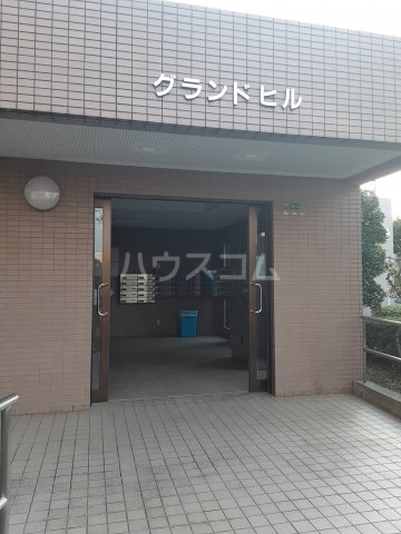 21/30 エントランス