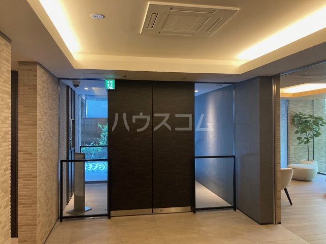 13/17 エントランス