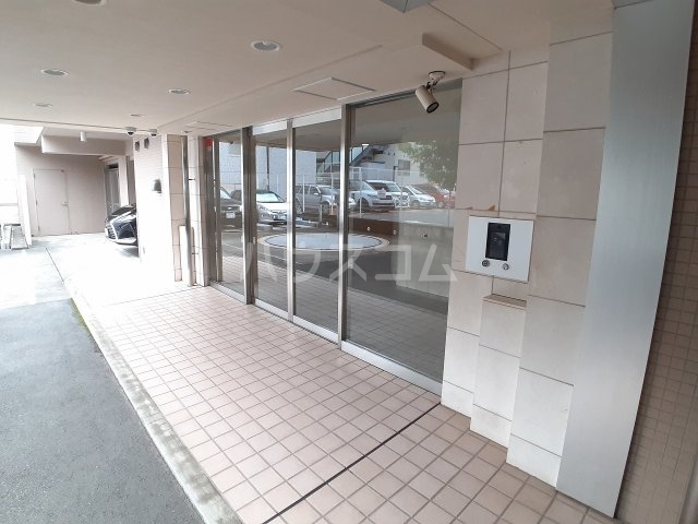 29/30 エントランス