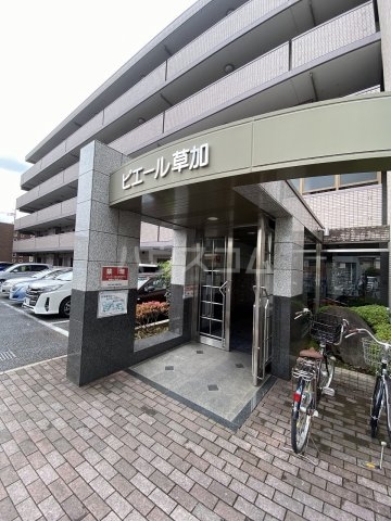 28/30 エントランス