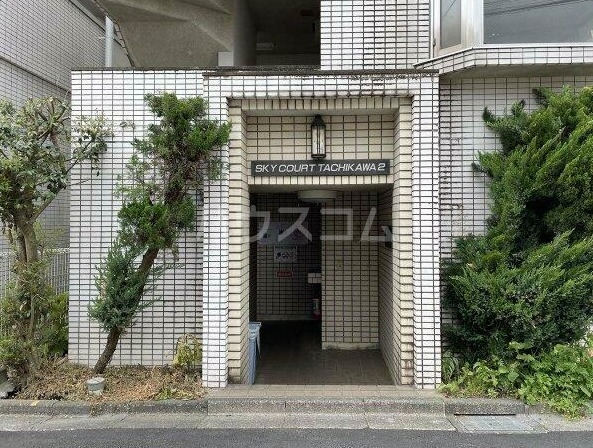 15/23 エントランス