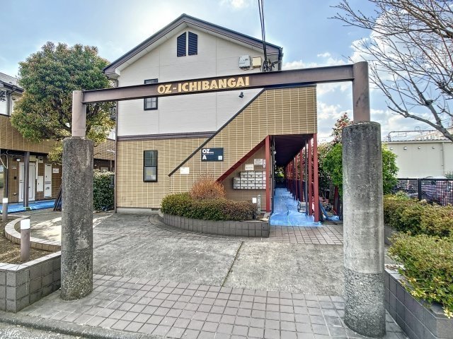 24/30 エントランス