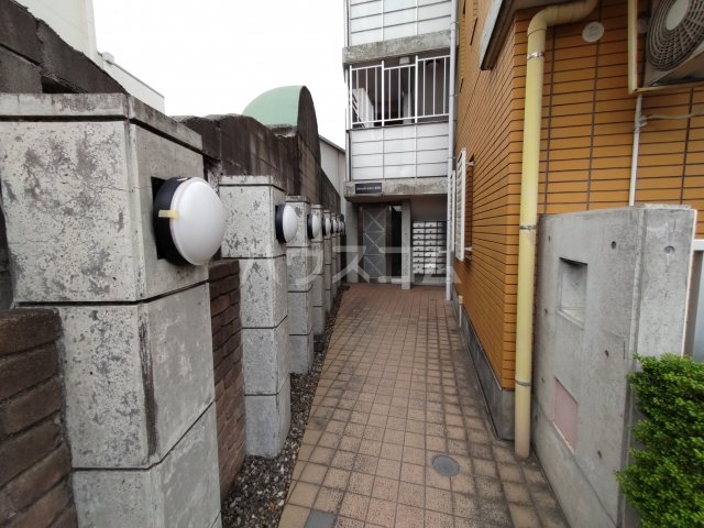 21/30 エントランス