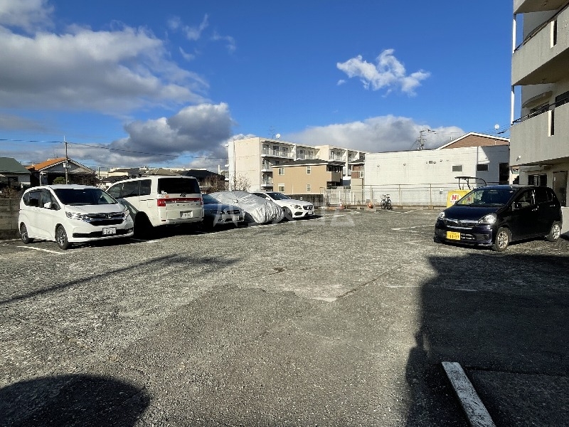 25/29 駐車場