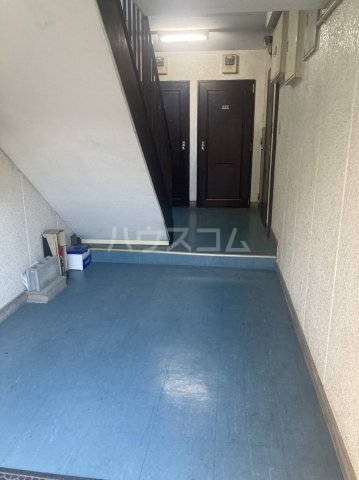 26/30 エントランス