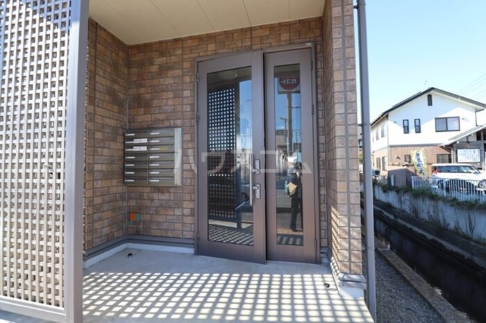 16/18 エントランス