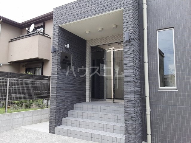 28/30 エントランス