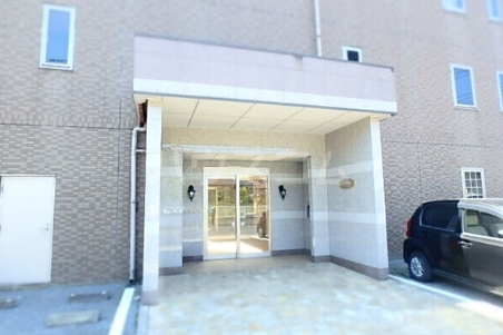 16/25 エントランス