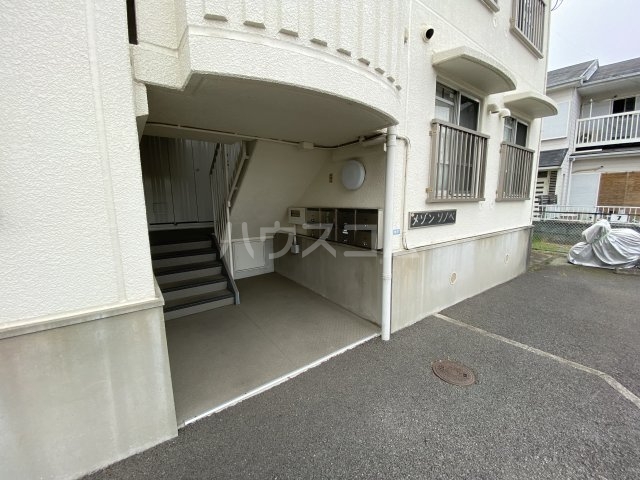 19/23 エントランス