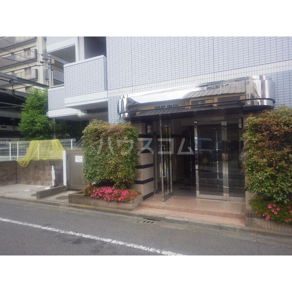 20/28 エントランス