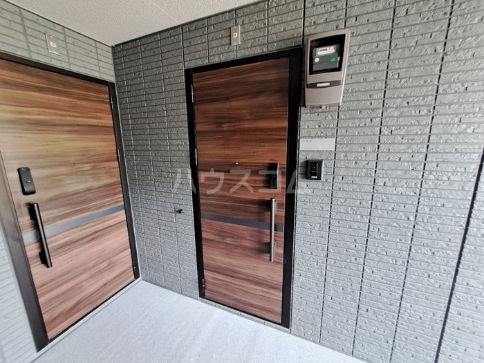 19/26 エントランス