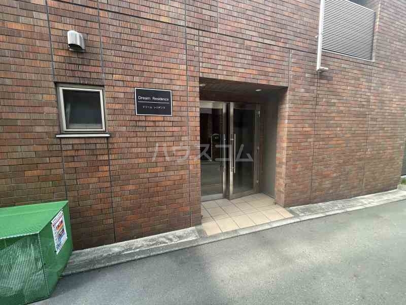 21/23 エントランス