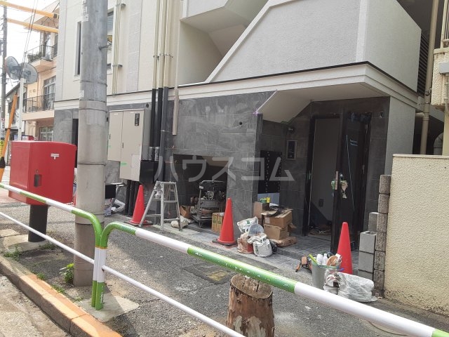 23/30 エントランス