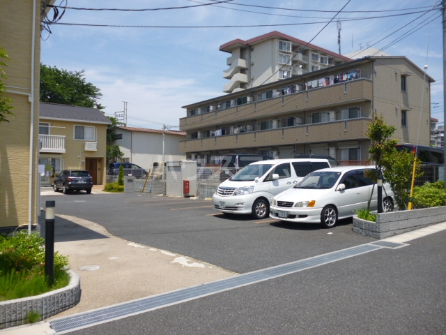 2/4 駐車場
