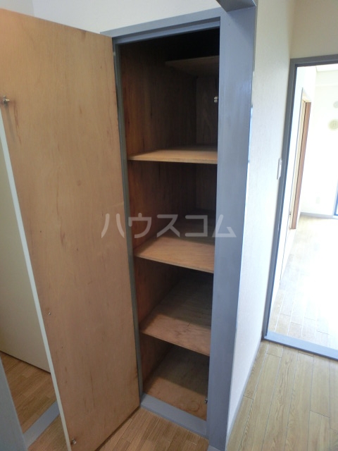 13/30 収納