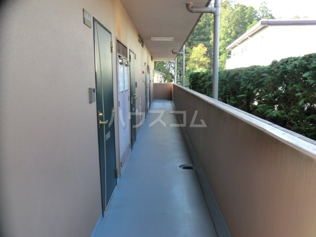 24/30 エントランス