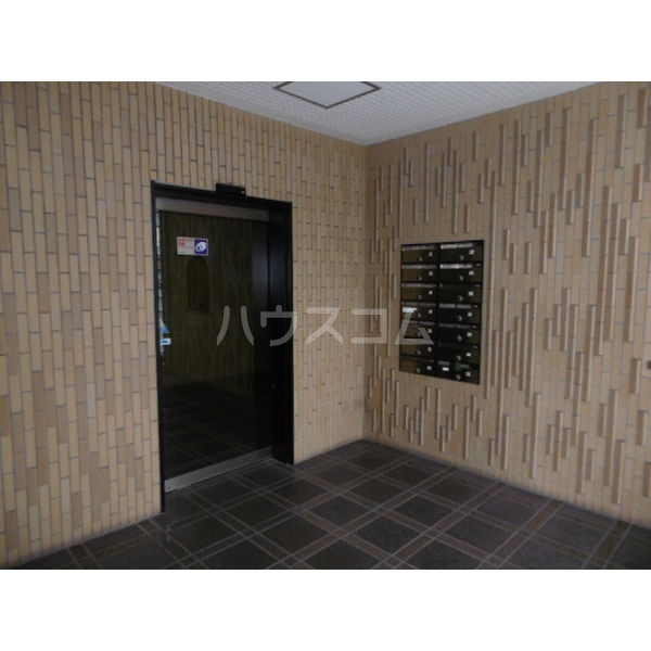 14/22 エントランス