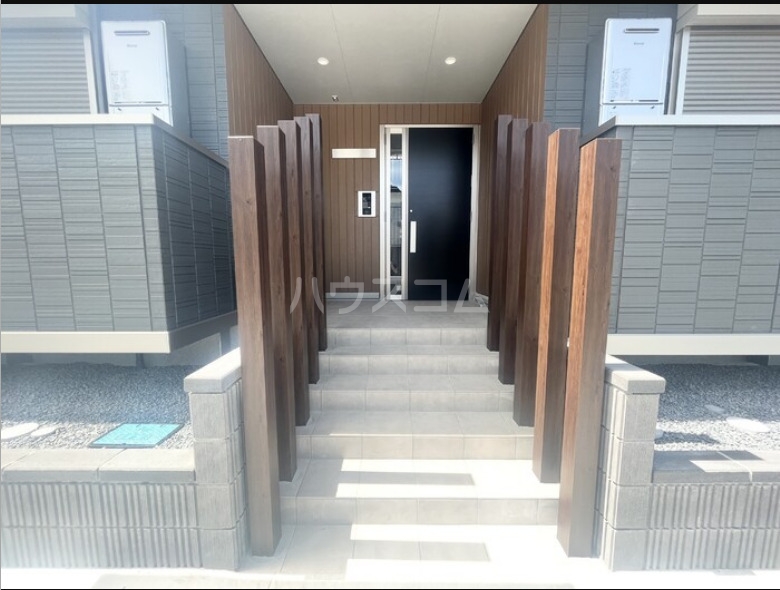 16/26 エントランス