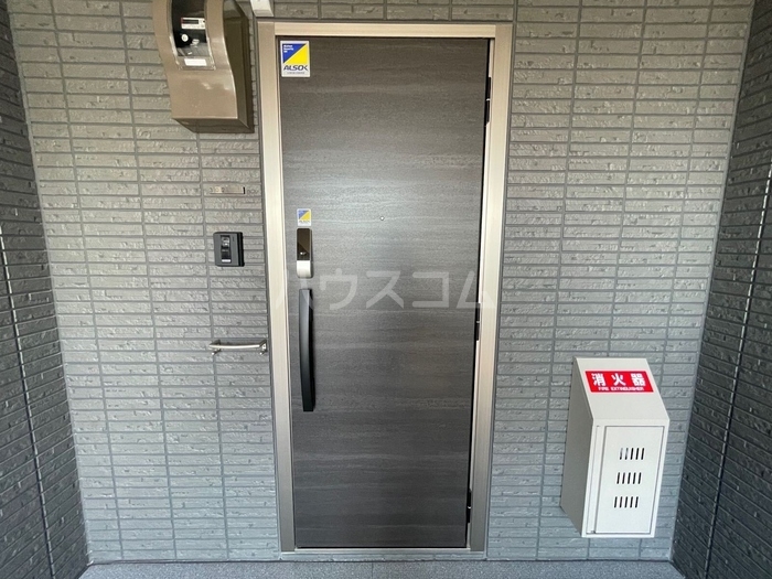 18/30 エントランス