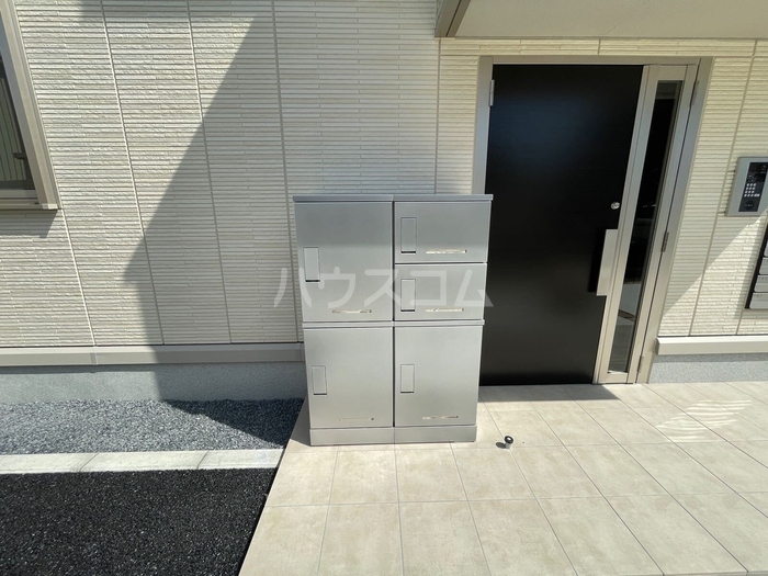 19/30 エントランス