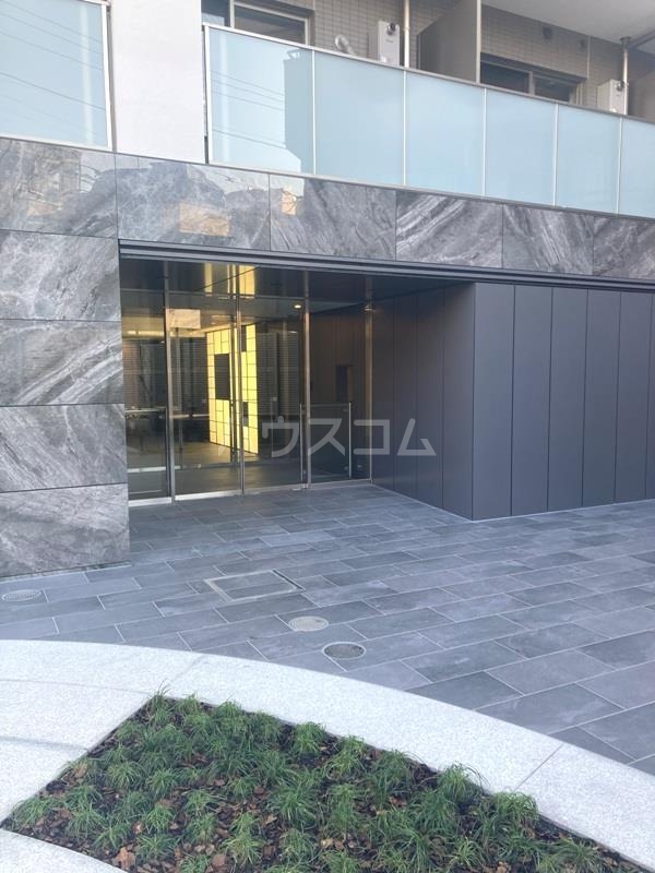 18/20 エントランス