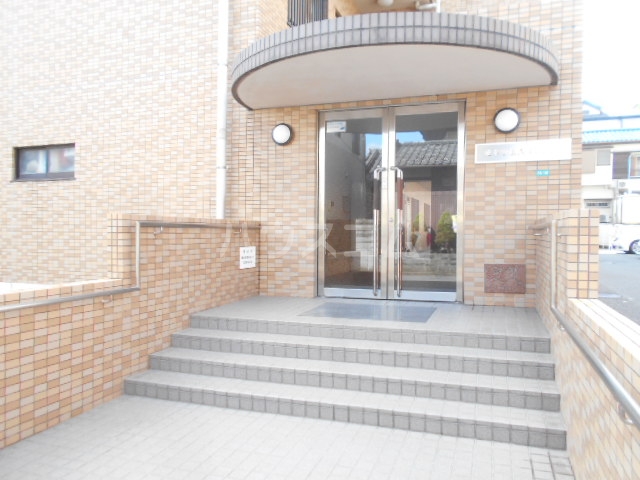 29/30 エントランス