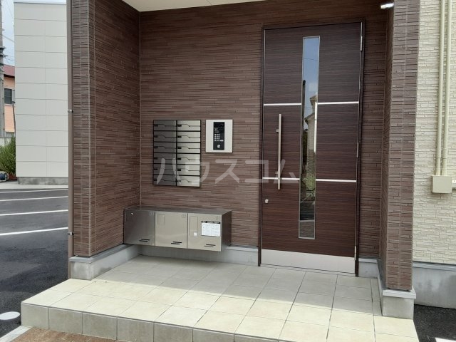 28/30 エントランス