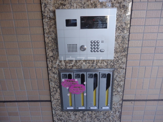 20/27 エントランス