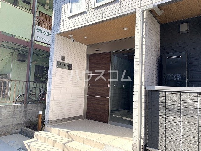 21/25 エントランス