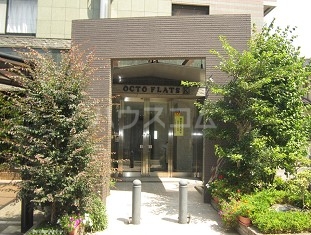 21/30 エントランス