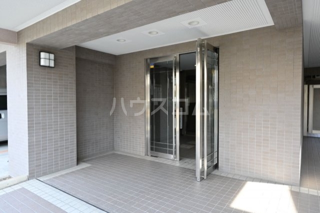 22/30 エントランス