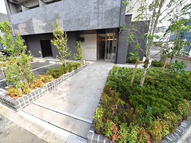 2/3 エントランス