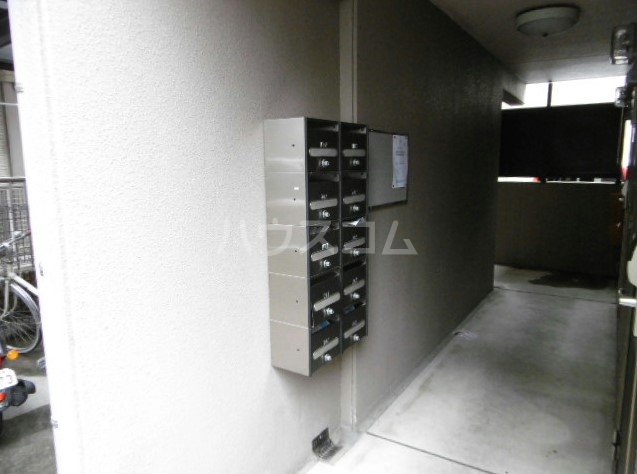 24/30 エントランス