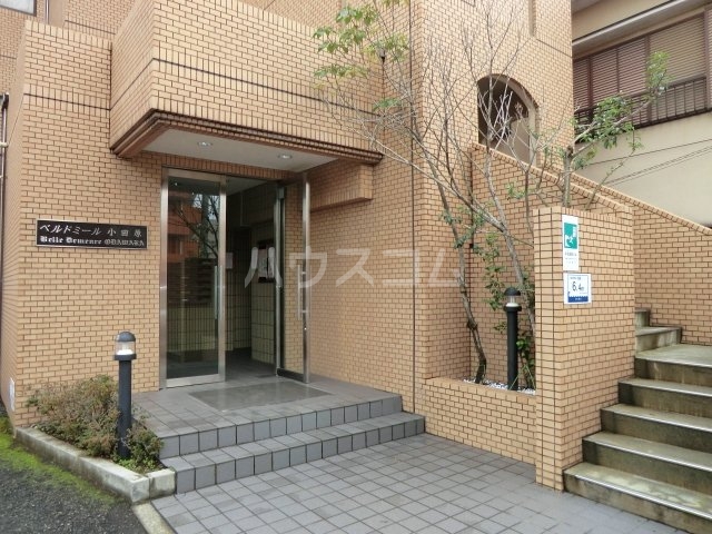 24/30 エントランス